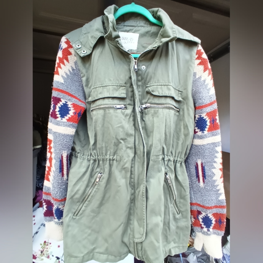 Thread & supply jacket